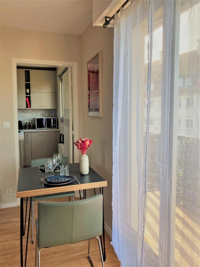Appartement Proche Balcon Et Parking Deauville